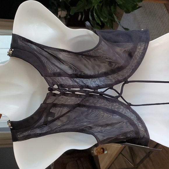 NWOT  City Studio midriff back lace up top. - Picture 4 of 10